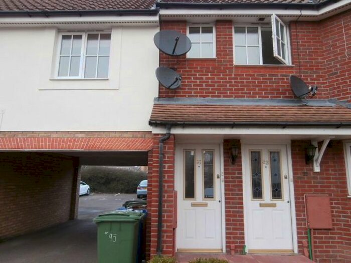 2 Bedroom Maisonette To Rent In Plymouth Road, Chafford Hundred, Essex, RM16
