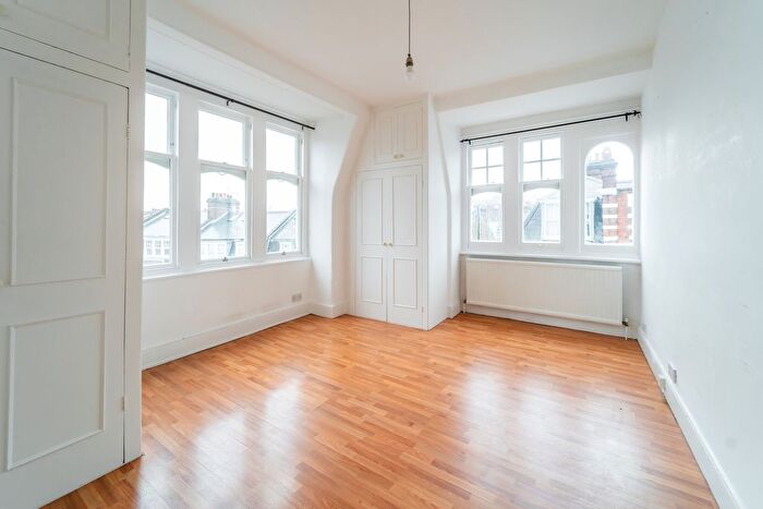 2 Bedroom Flat For Sale In Haverstock Hill, Belsize Park, NW3