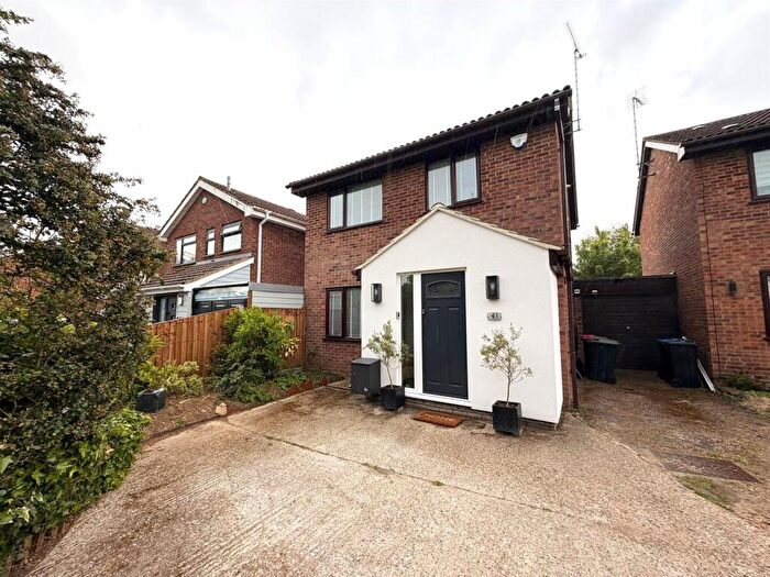 3 Bedroom Detached House For Sale In Coniston, Eastwood, SS2
