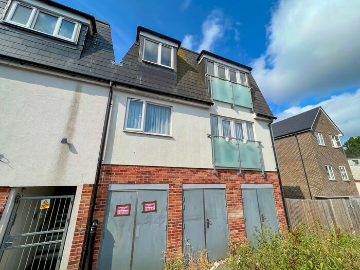 1 Bedroom Flat To Rent In London Road, East Grinstead, RH19