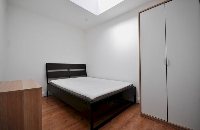 2 Bedroom Flat To Rent In Harrow Road, London, W10