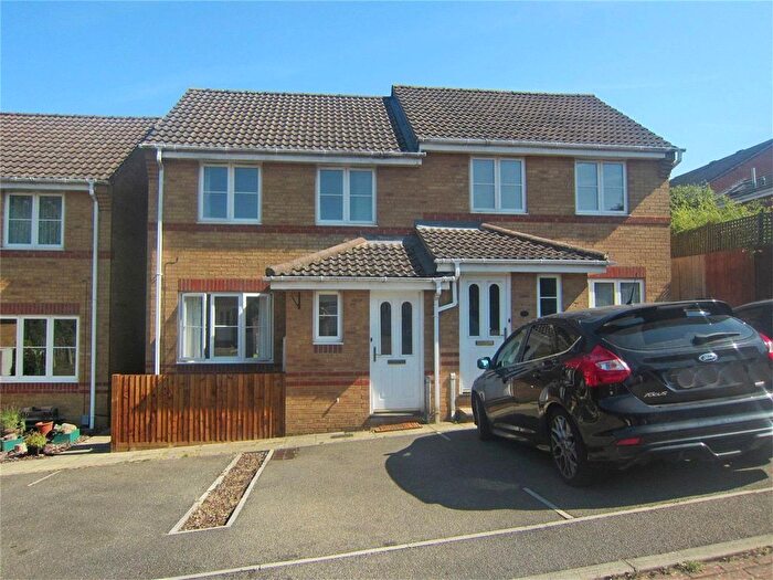 2 Bedroom Semi-Detached House To Rent In Grasmere, Stevenage, Hertfordshire, SG1