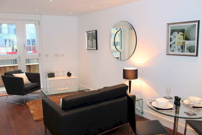 1 Bedroom Apartment To Rent In Finsbury Court, Queensland Terrace, Islington, N7