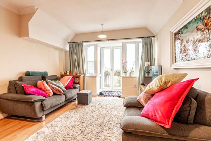 2 Bedroom Apartment For Sale In Marlborough Road, St. Albans, Hertfordshire, AL1