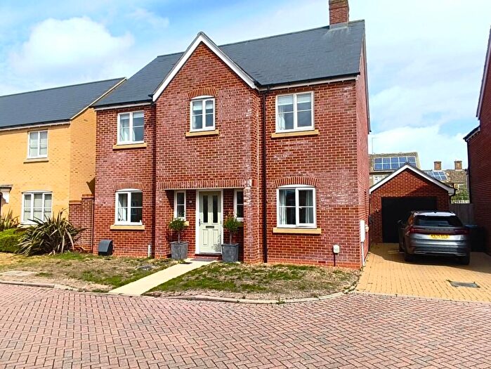 4 Bedroom Detached House For Sale In Burrows Crescent, Chipping Norton, OX7