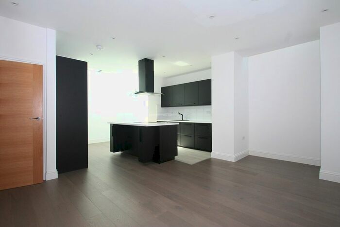 2 Bedroom Detached House To Rent In Tenterden Grove, Hendon, London, NW4