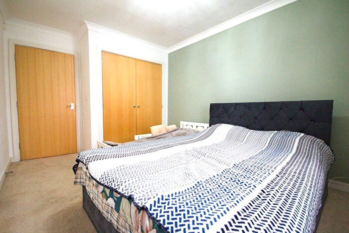 1 Bedroom Flat For Sale In Flat, Renaissance Court, A Rosehill Avenue, Sutton, SM1