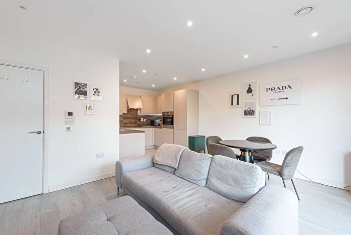 1 Bedroom Flat For Sale In Moorhen Drive, Hendon, London, NW9