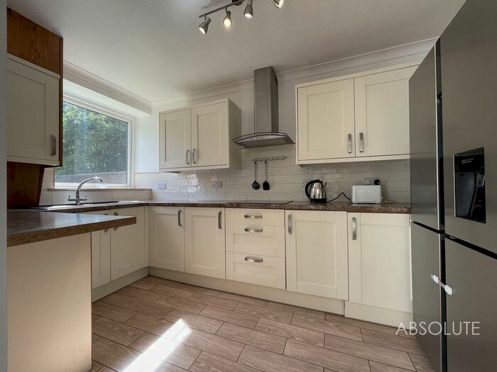 2 Bedroom Flat To Rent In Asheldon Road, Torquay, TQ1