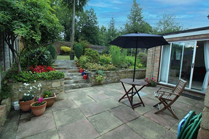 4 Bedroom Detached House For Sale In Pound Hill, Crawley, RH10