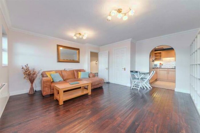 2 Bedroom Flat To Rent In Twig Folly Close, London, E2