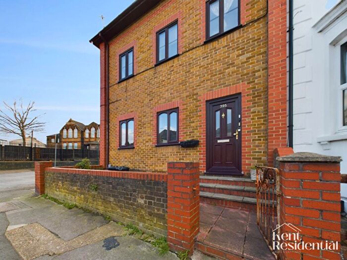 Studio To Rent In Canterbury Street, Gillingham, ME7