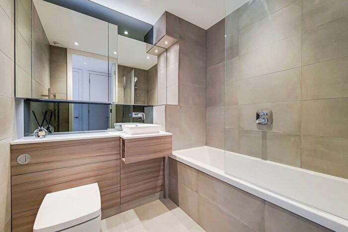 2 Bedroom Flat To Rent In High Street, Hornsey, London, N8