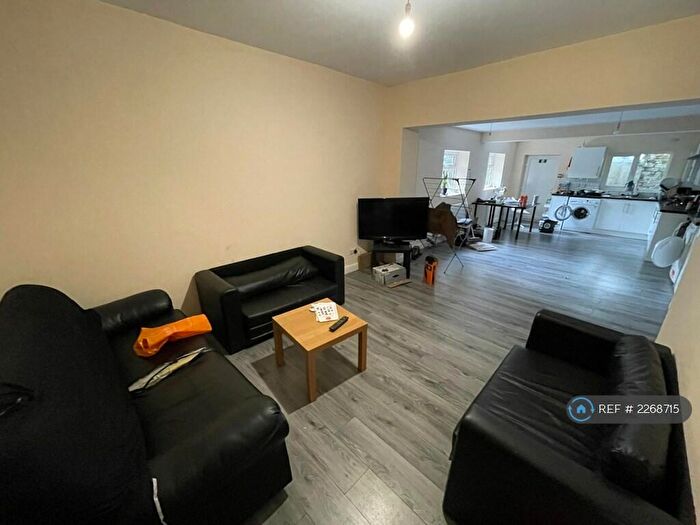 6 Bedroom End Of Terrace House To Rent In Westbourne Road, Manchester, M14