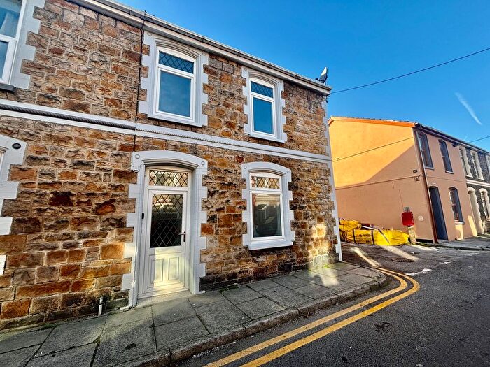 4 Bedroom Terraced House To Rent In Mount Pleasant Road, Ebbw Vale, NP23