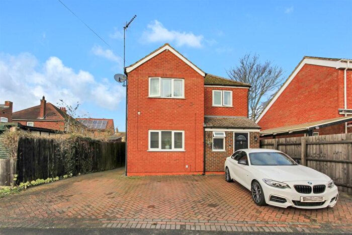 3 Bedroom Detached House For Sale In Nippendale, Rushden, NN10
