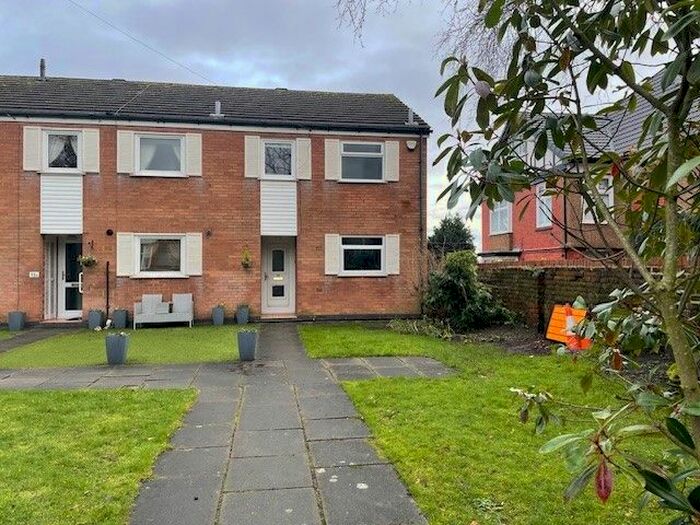 3 Bedroom Town House To Rent In Penkett Road, Wallasey, Wirral, CH45