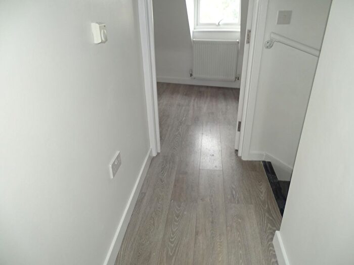 1 Bedroom Flat To Rent In The Broadway, Southall, UB1