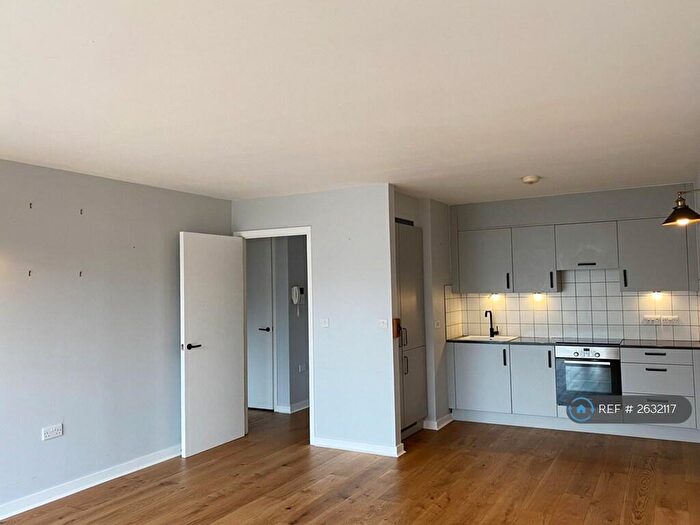 1 Bedroom Flat To Rent In Borland Road, London, SE15