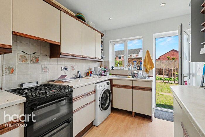 3 Bedroom Semi-Detached House For Sale In Fisher Way, Thetford, IP24