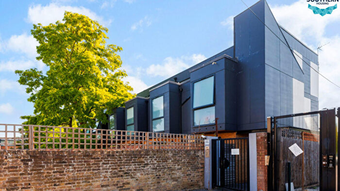 3 Bedroom Terraced House For Sale In Lewisham, London, SE13