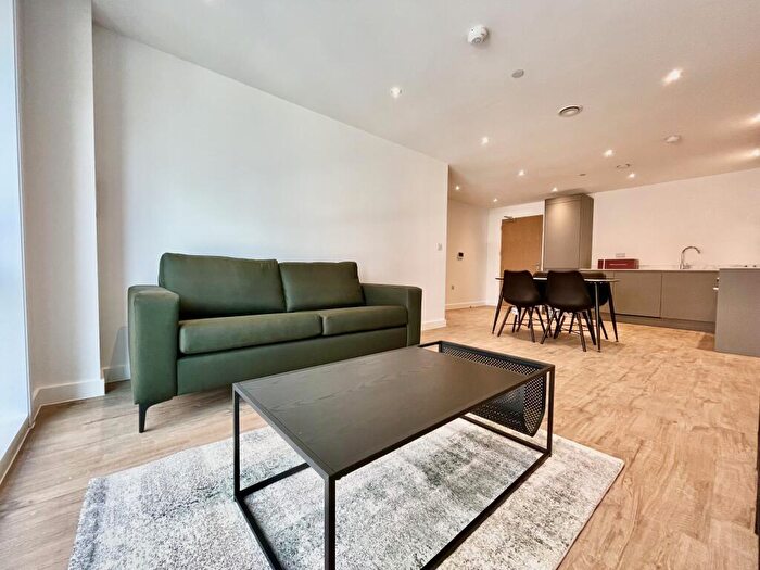 2 Bedroom Apartment To Rent In Phoenix, Saxton Lane, Leeds, LS9