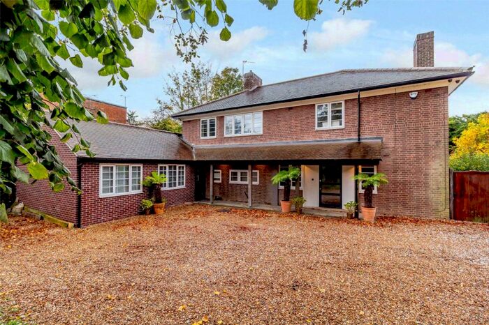 4 Bedroom Detached House To Rent In Hedgerley Close, Cambridge, CB3