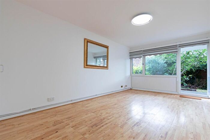 1 Bedroom Apartment To Rent In Christchurch Avenue, London, NW6