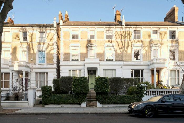 2 Bedroom Flat To Rent In Bassett Road, Notting Hill, W10