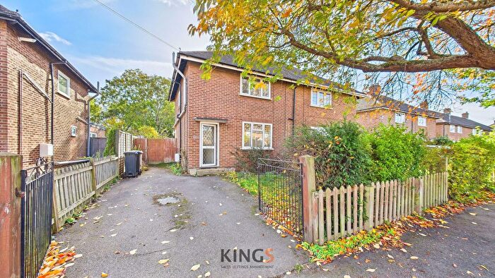 3 Bedroom Semi-Detached House For Sale In Crawford Road, Hatfield, AL10