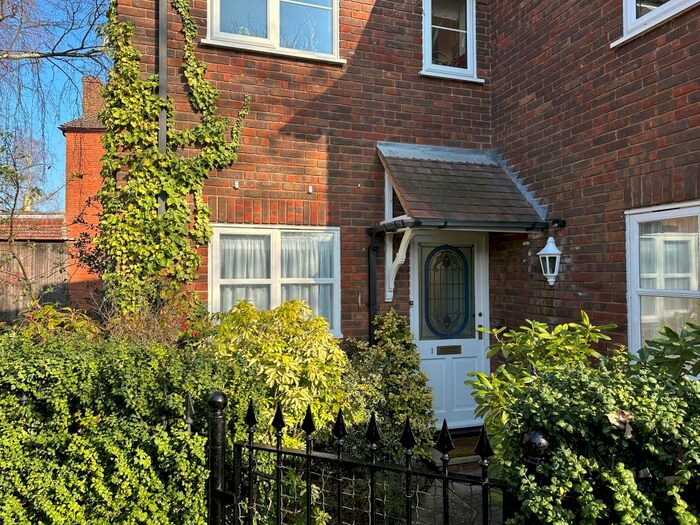 2 Bedroom Maisonette To Rent In Portersbridge Street, Romsey, SO51