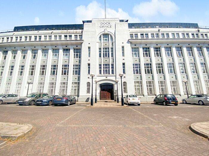 3 Bedroom Flat To Rent In The Dock Office, Furness Quay, Salford, M50