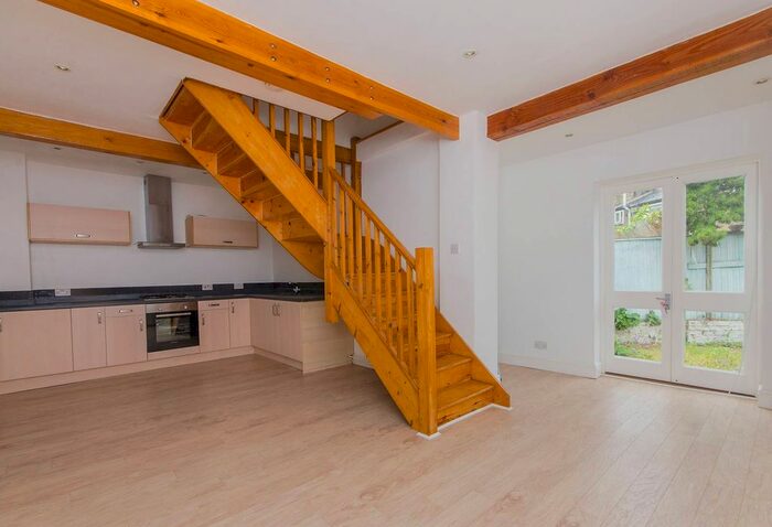 1 Bedroom Property To Rent In Pennethorne Road, Peckham, London, SE15