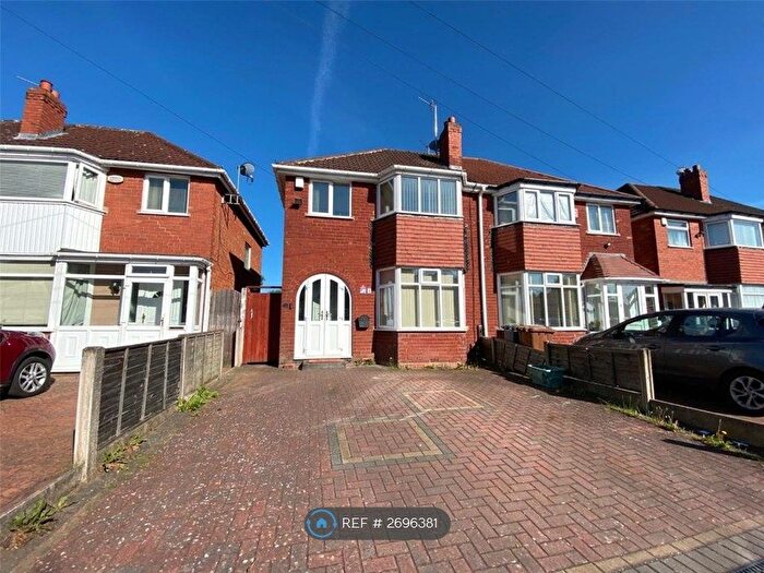 3 Bedroom Semi-Detached House To Rent In Clinton Road, Solihull, B90