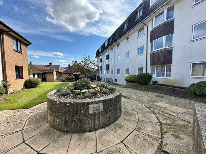 1 Bedroom Flat For Sale In Crofton Court, Yeovil, Somerset, BA21