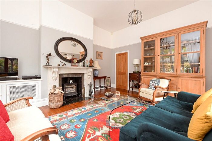 3 Bedroom Property For Sale In War Coppice Road, Caterham, Surrey, CR3