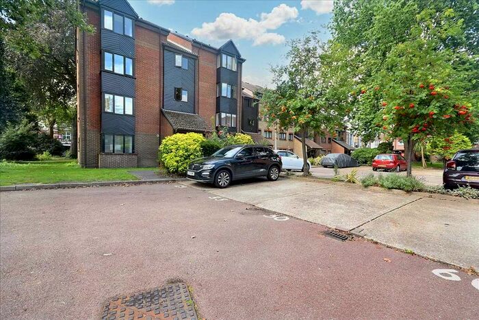 1 Bedroom Studio To Rent In St Christopher Garden, Thornton Heath, CR7