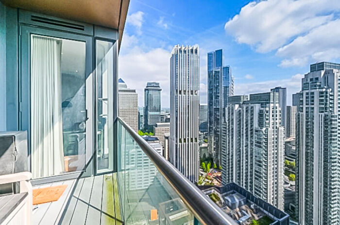 3 Bedroom Flat For Sale In Maine Tower, , Docklands, London, E14