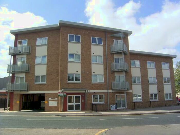 2 Bedroom Flat To Rent In Brazemore Court Appleton Way Hornchurch, RM12
