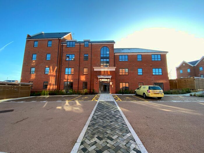 2 Bedroom Flat To Rent In GU11