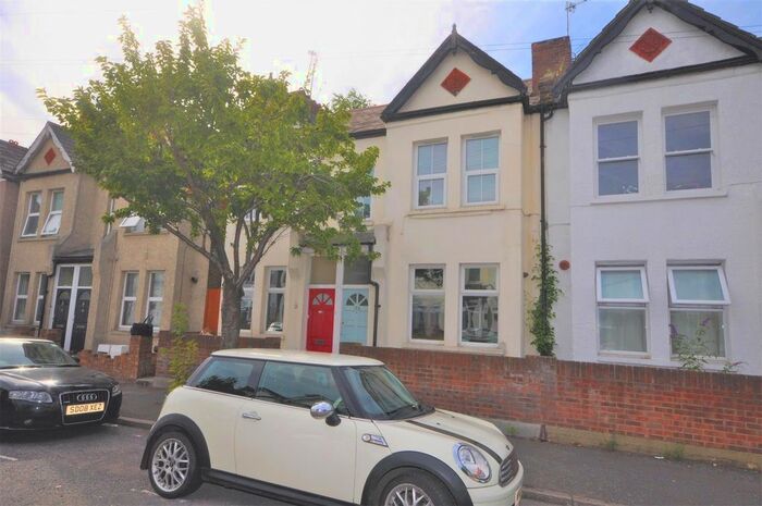 2 Bedroom Flat To Rent In West Gardens, Colliers Wood, London, SW17