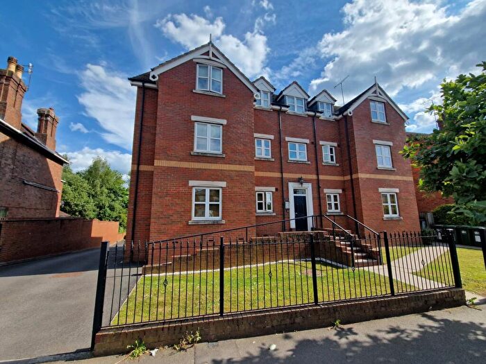 2 Bedroom Apartment To Rent In Emscote Road, Warwick, CV34