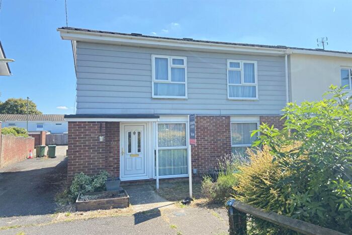 3 Bedroom House To Rent In Winklebury, Basingstoke, RG23