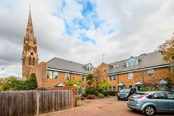 2 Bedroom Flat To Rent In Stannard Mews, Hackney, E8