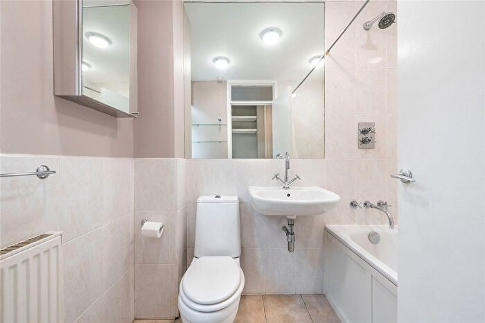 1 Bedroom Flat To Rent In Grove Road, Barnes, SW13