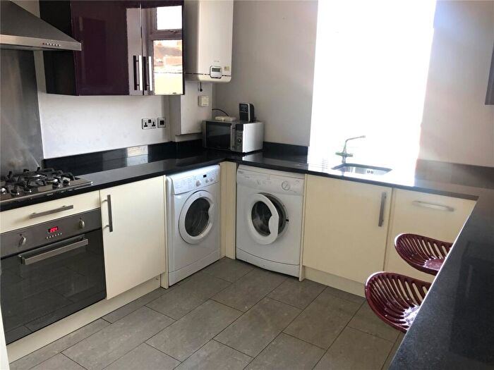 2 Bedroom Apartment To Rent In Holly Avenue, Jesmond, Newcastle Upon Tyne, Tyne & Wear, NE2