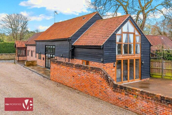 3 Bedroom Barn Conversion To Rent In Back Lane, Nazeing, EN9