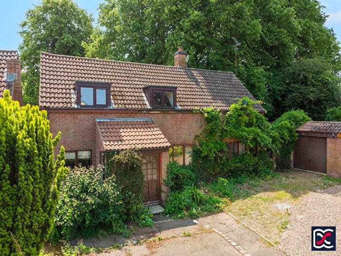 3 Bedroom Detached House For Sale In Emery Close, Welton, NN11