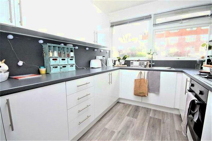 2 Bedroom Apartment To Rent In Glenmead, Palmerston Road, Buckhurst Hill, IG9