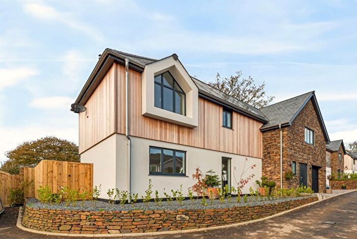 4 Bedroom Detached House For Sale In Enys, Penryn, TR10